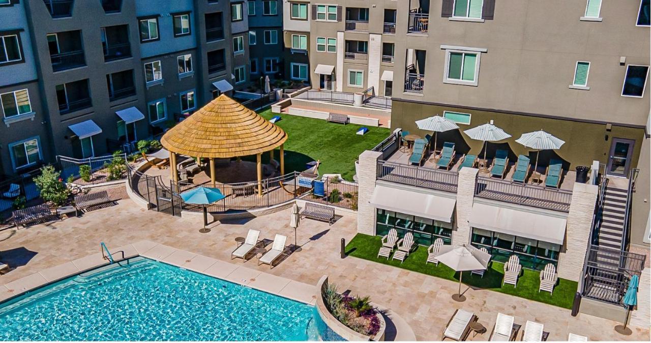 Lux 2 Bed Desert Ridge 2 Heated Pools Gym *