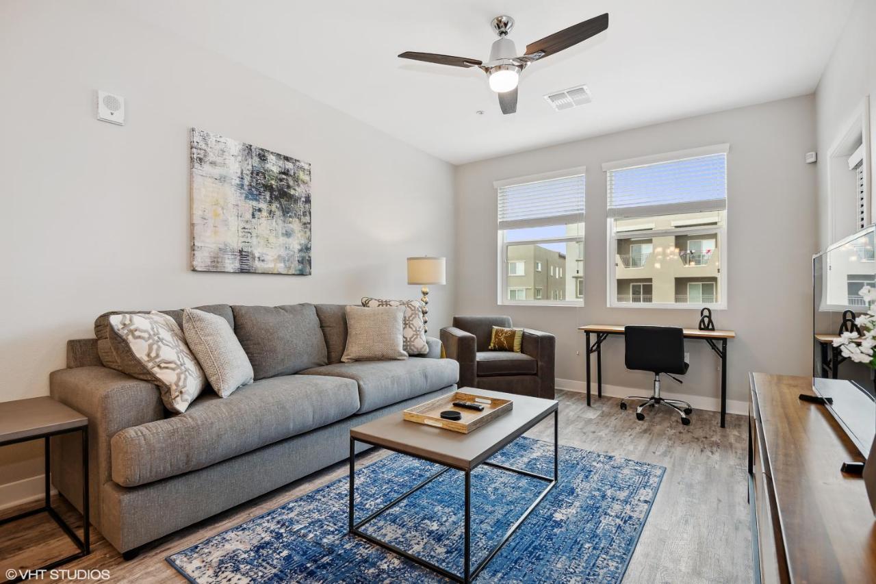 Lux 2 Bed Desert Ridge 2 Heated Pools Gym Apartment *